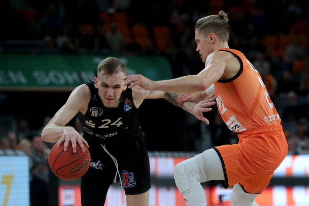 赛季中更为 赛季中更为