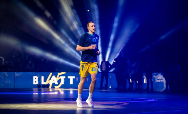 的表现不仅 的表现不仅