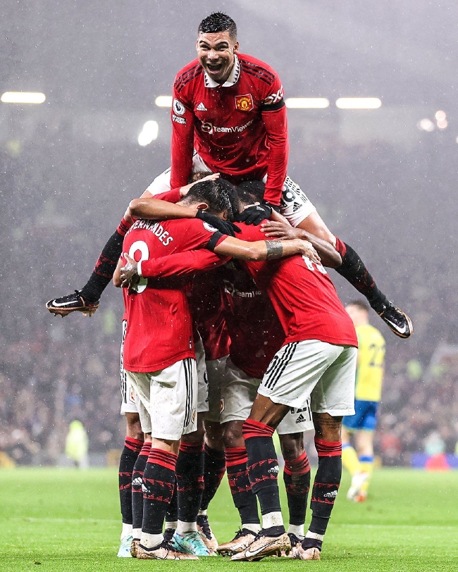 戈麦斯等潜 戈麦斯等潜