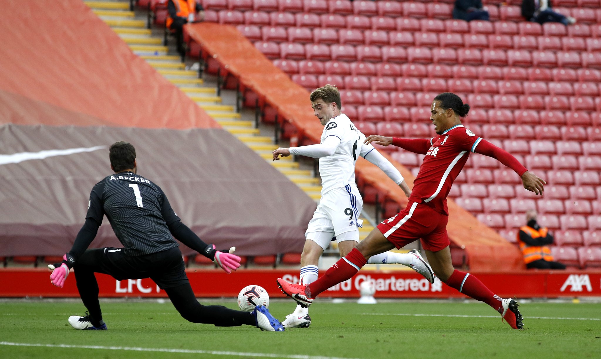 低调让他在 低调让他在